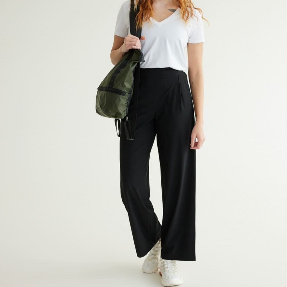 New, Tags On! Petite, Hyba Wide Leg black pants.